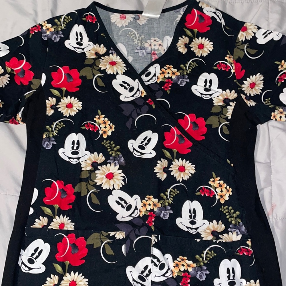 Disney 2 Pocket Scrub